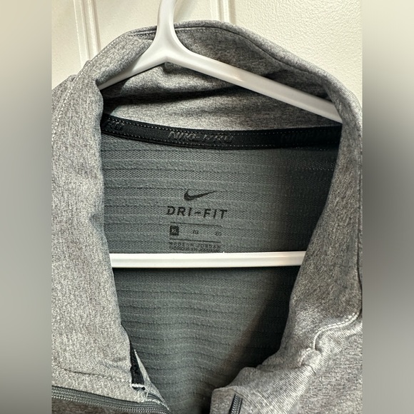 Women’s Nike Pro XL - Picture 2 of 4